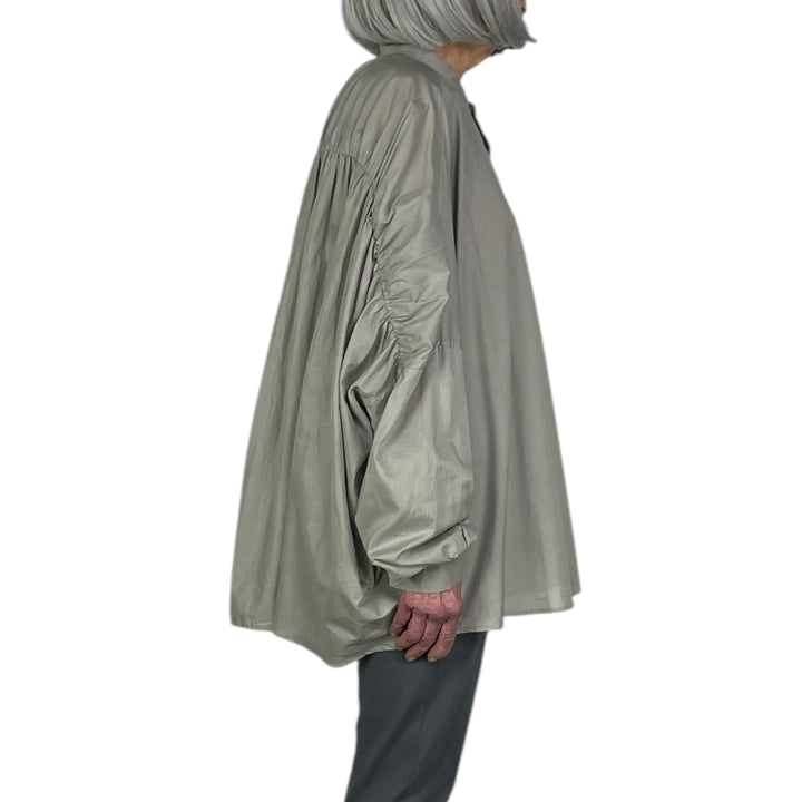 GATHERED BACK SHIRT