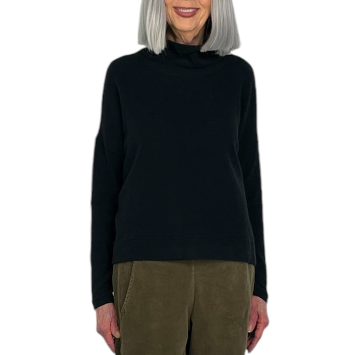 MOYET HI-NECK TOP