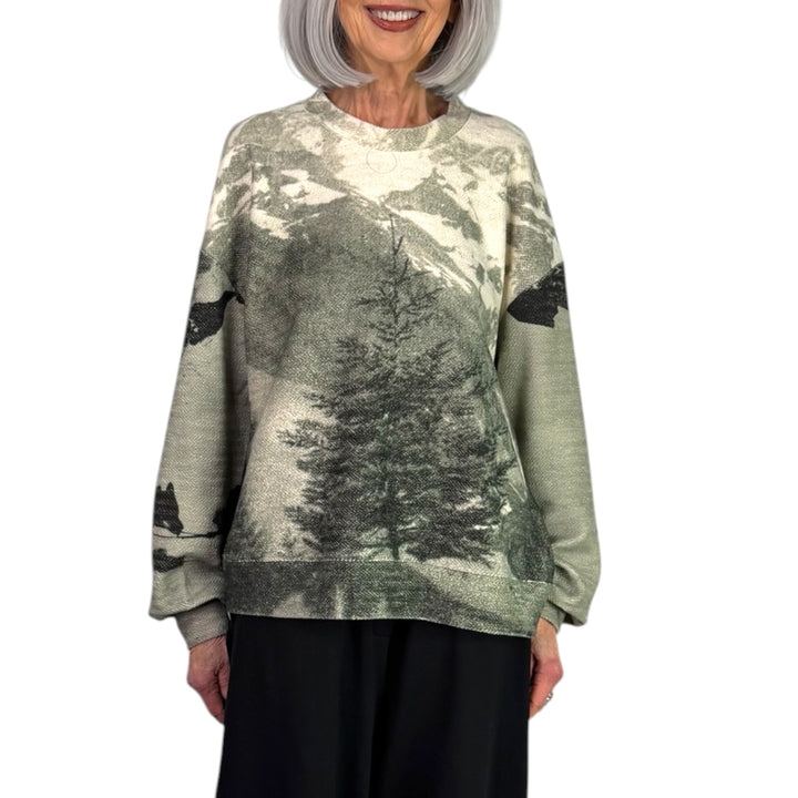 SNOWY LANDSCAPE PRINT SWEATSHIRT