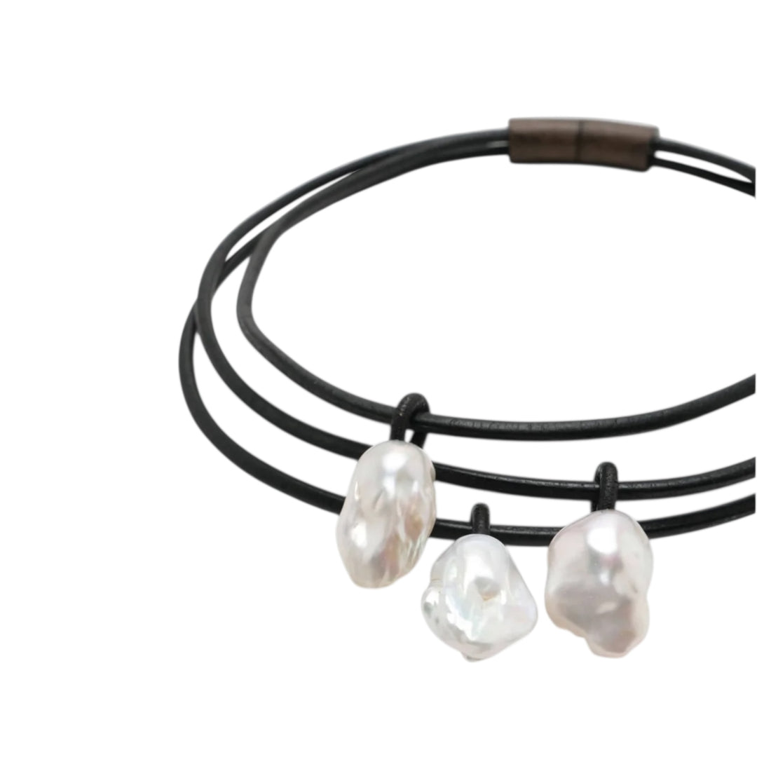 3 STRAND LEATHER W/BAROQUE PEARLS NECKLACE