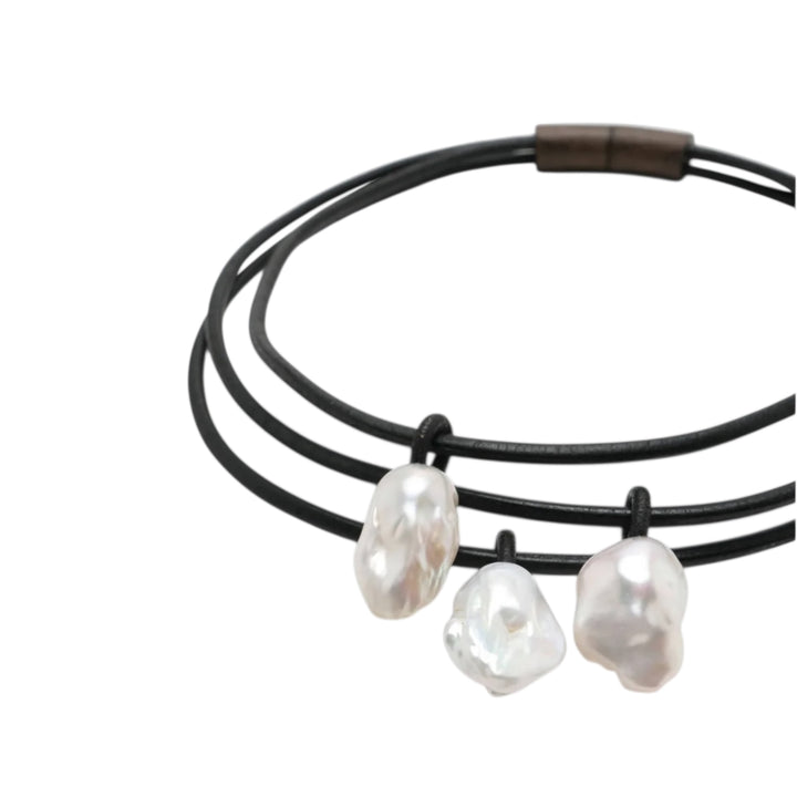 3 STRAND LEATHER W/BAROQUE PEARLS NECKLACE