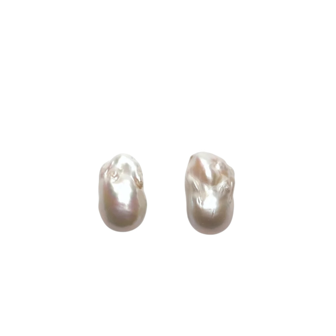 MAREE BAROQUE PEARL EARCLIPS