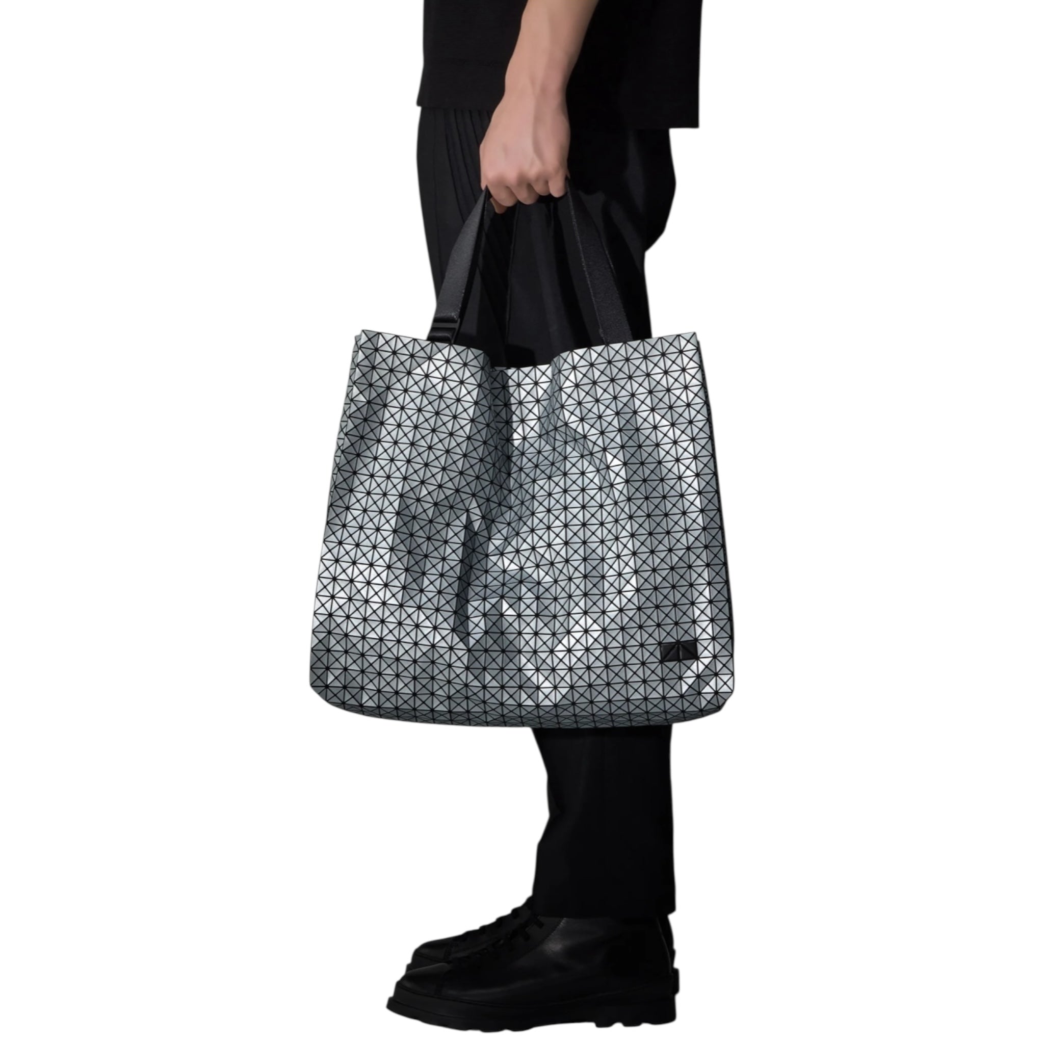 バッグ BAO BAO ISSEY MIYAKE CART REFLECTOR CART REFLECTOR Tote Gunmetal – ISSEY MIYAKE EU