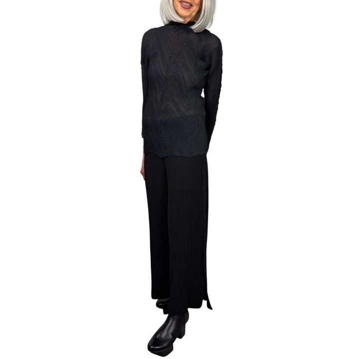 ZIGZAG PLEATS HI-NECK TOP