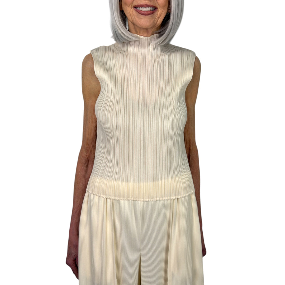 MC : AUGUST SLEEVELESS TOP