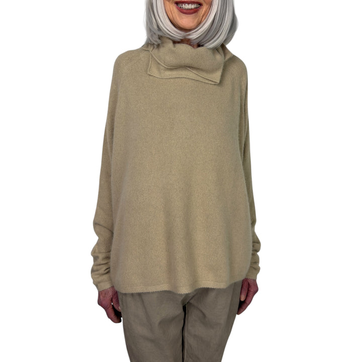 HI-NECK RACCOON SWEATER