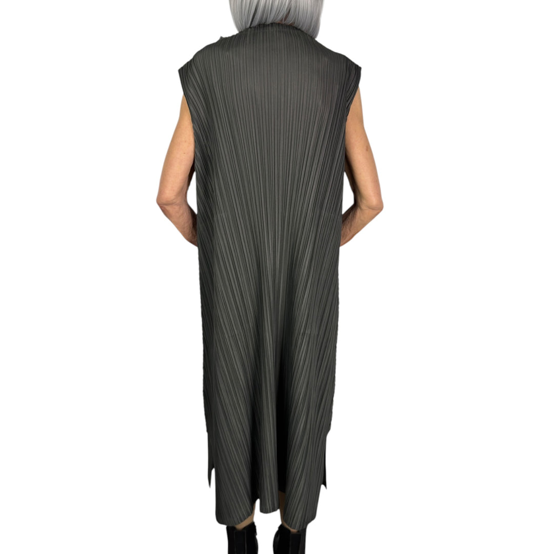MELLOW PLEATS SLEEVELESS DRESS