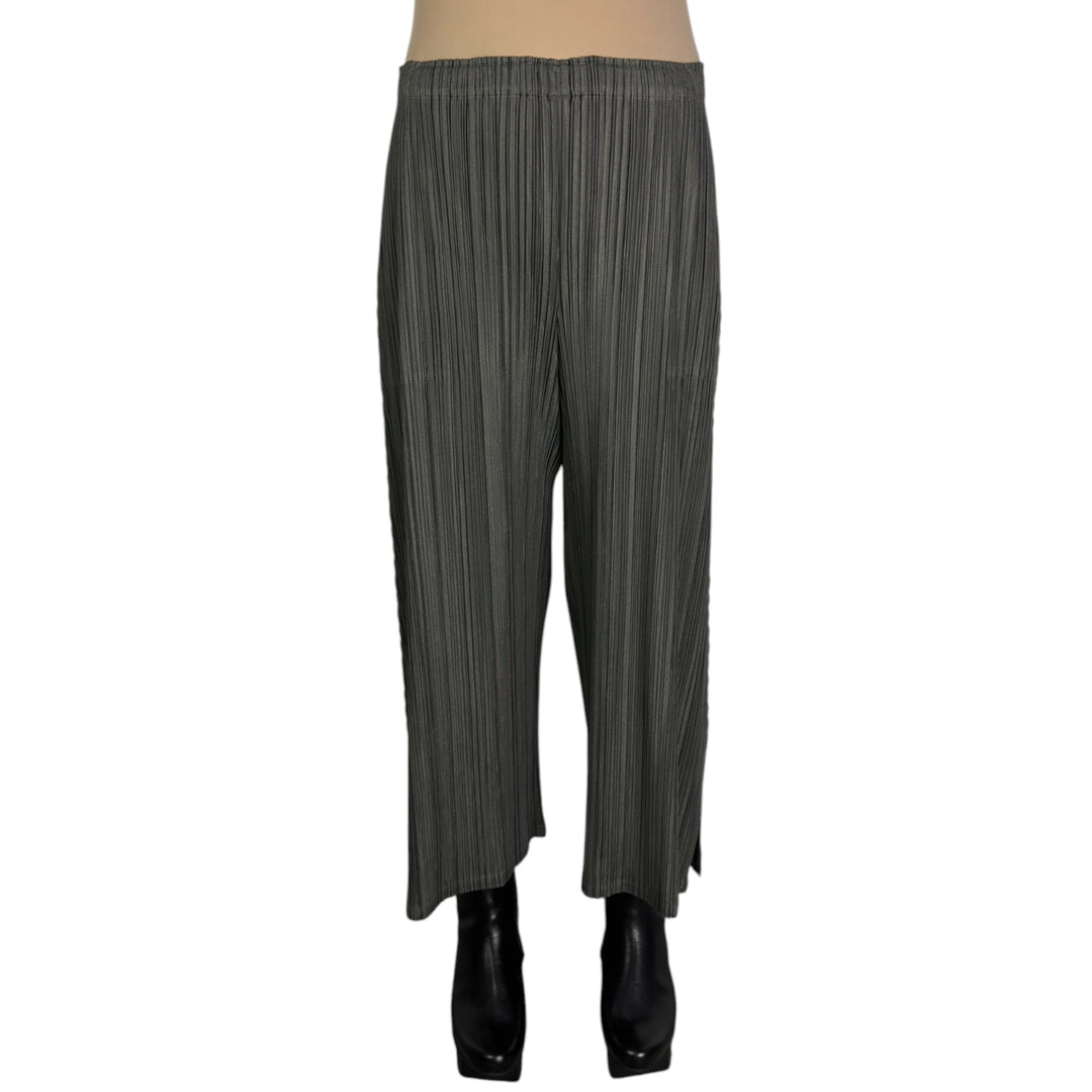MELLOW PLEATS FLARE PANT