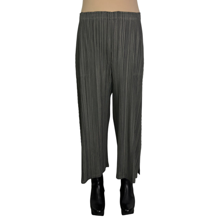 MELLOW PLEATS FLARE PANT
