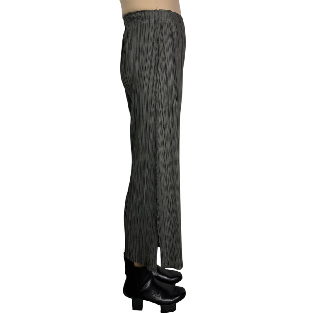 MELLOW PLEATS FLARE PANT