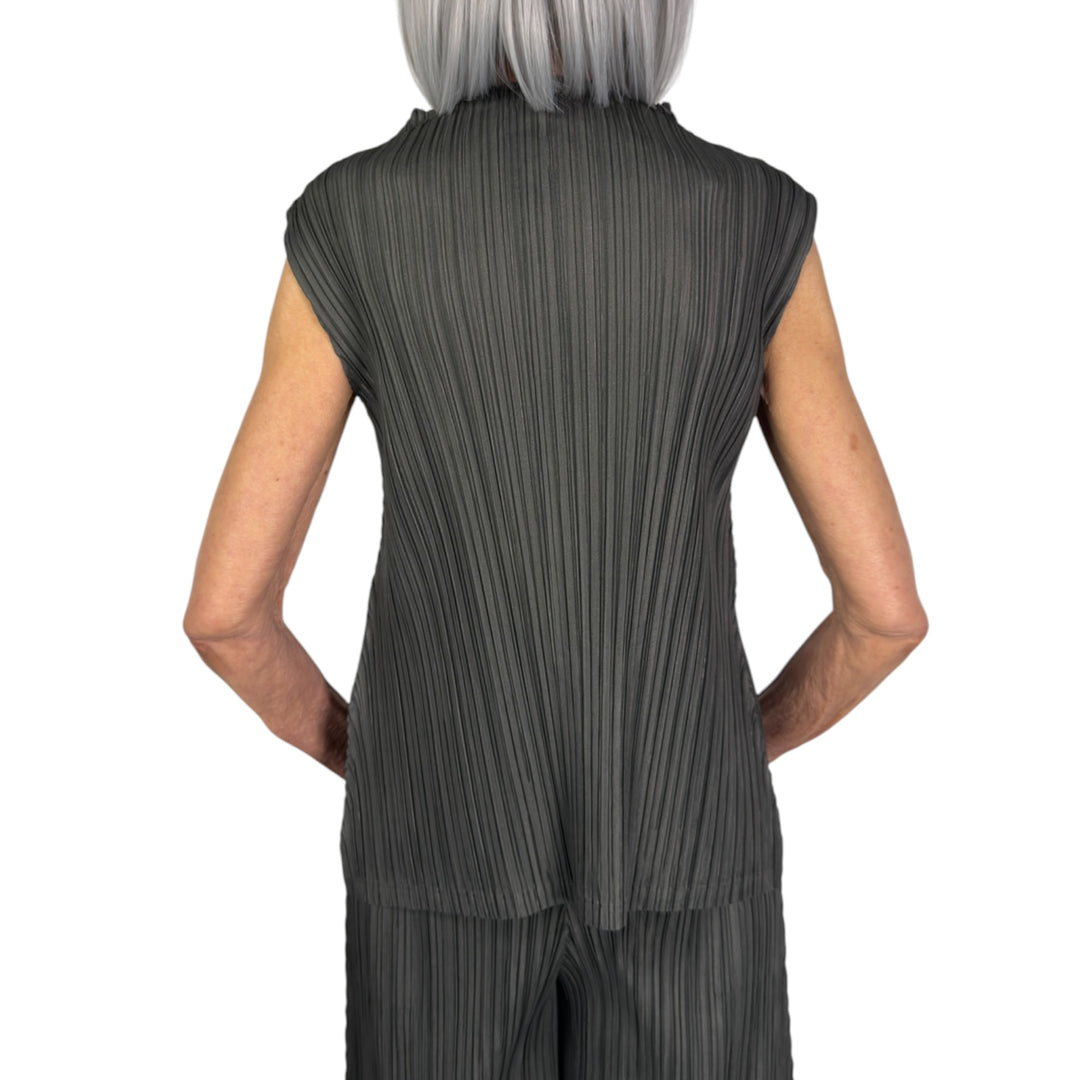 MELLOW PLEATS SLEEVELESS TOP