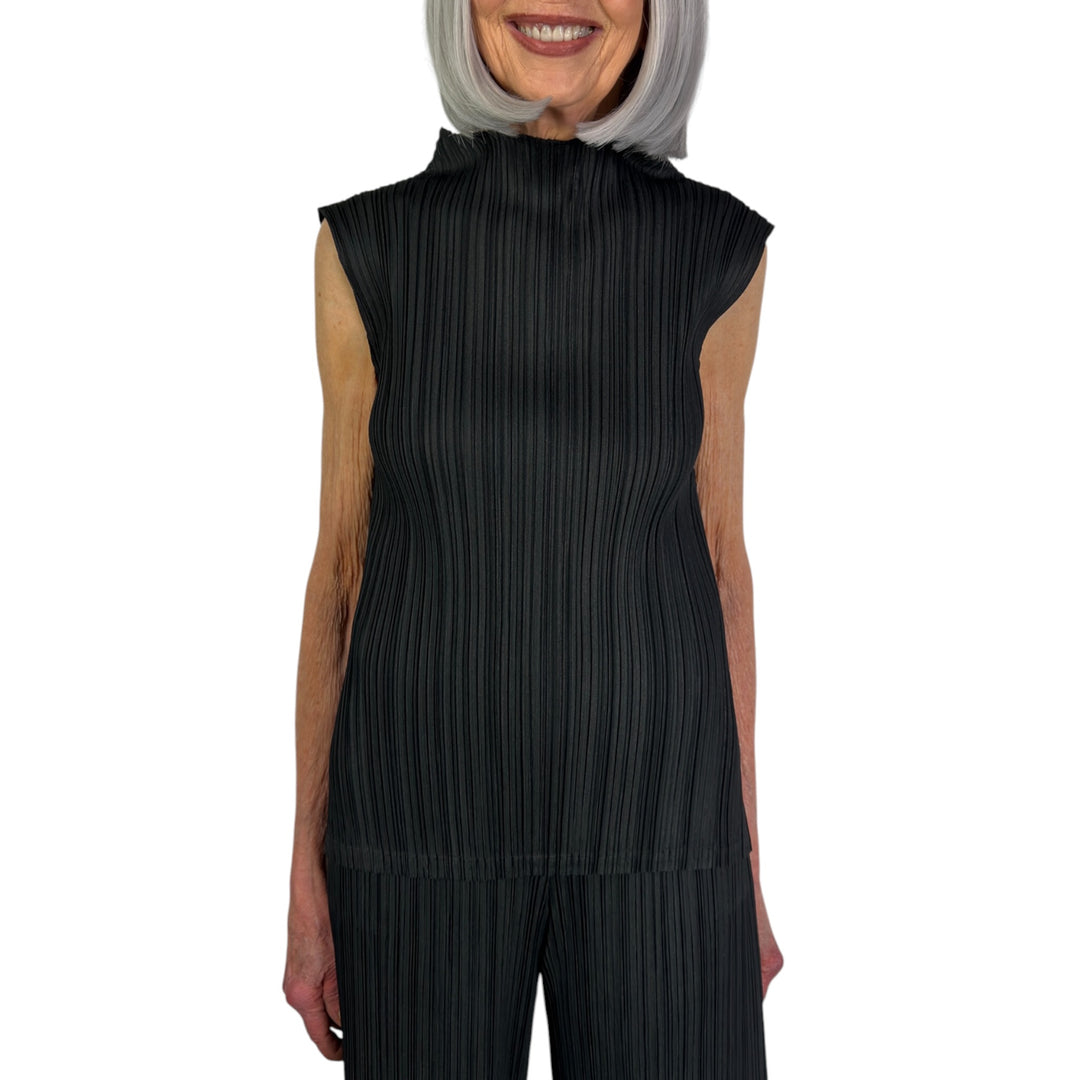MELLOW PLEATS SLEEVELESS TOP
