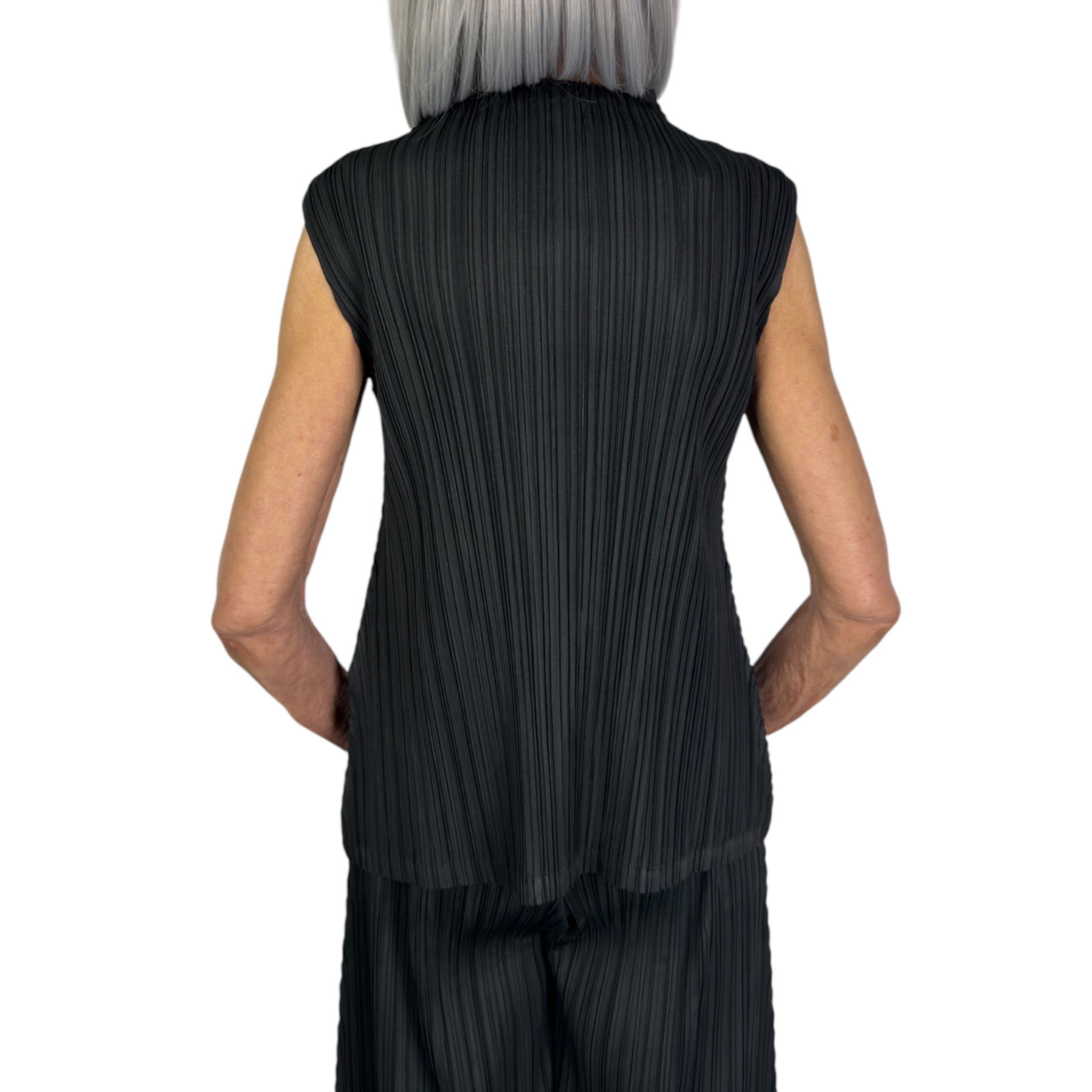 Pleats Please Issey Miyake – MIO