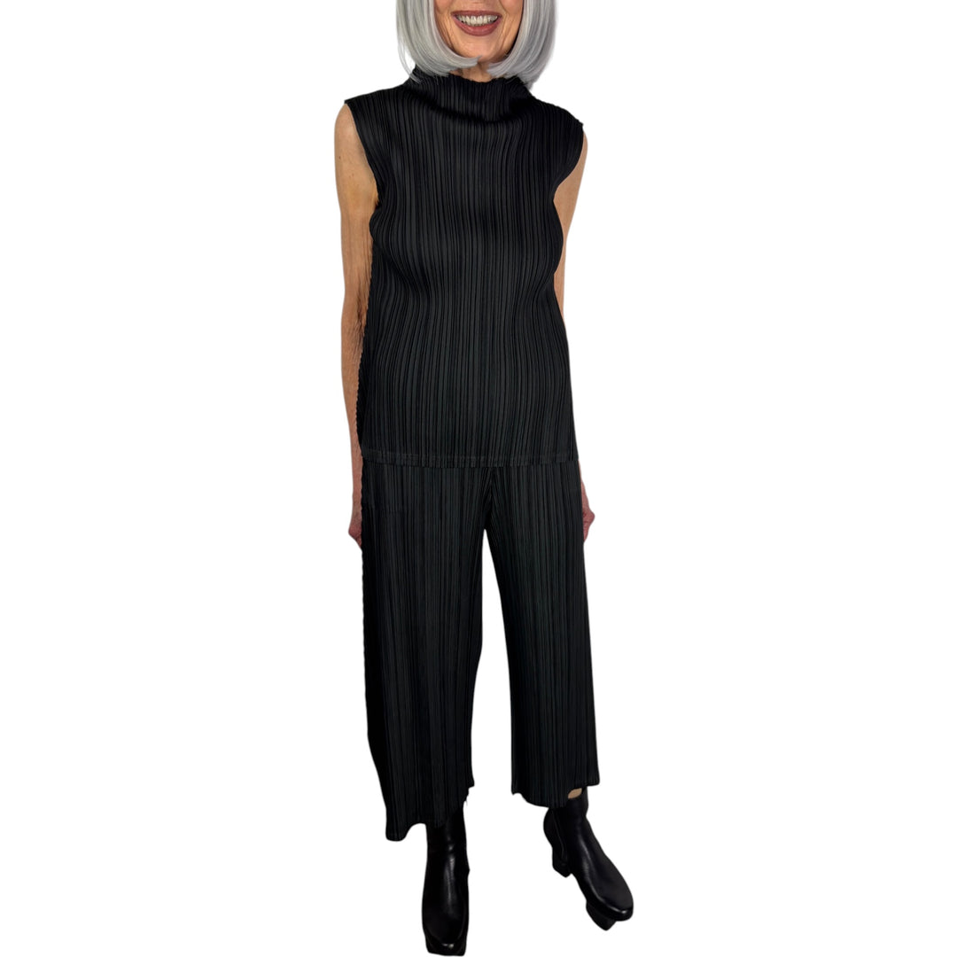 MELLOW PLEATS FLARE PANT