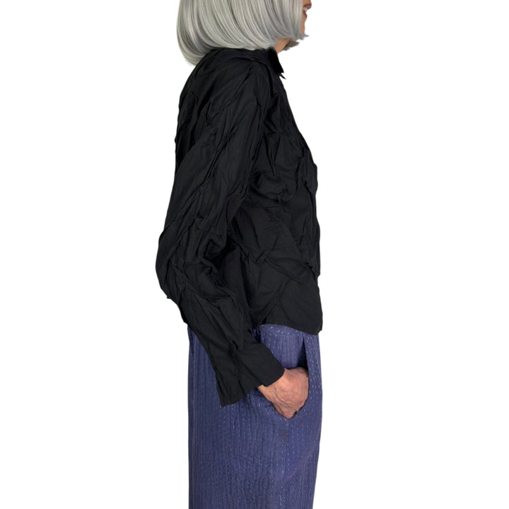 WAVY TUCK CROPPED SHIRT