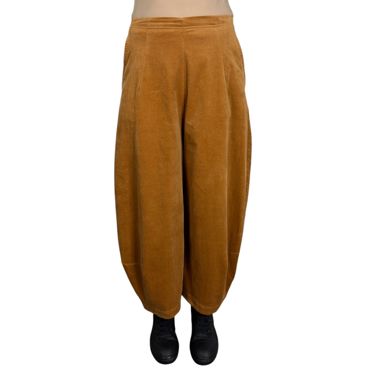 BRUSHED CORDUROY CURVED LEG PANT