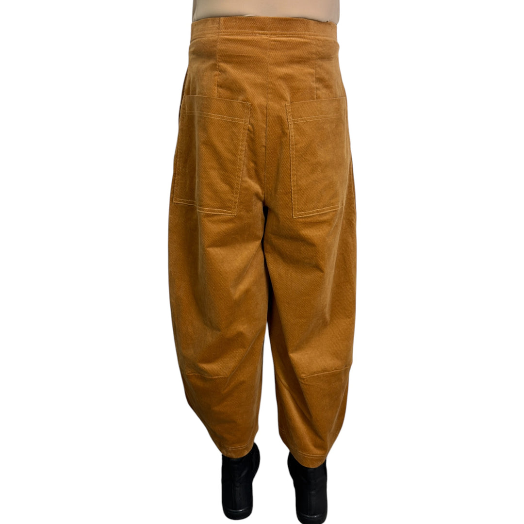 BRUSHED CORDUROY CURVED LEG PANT