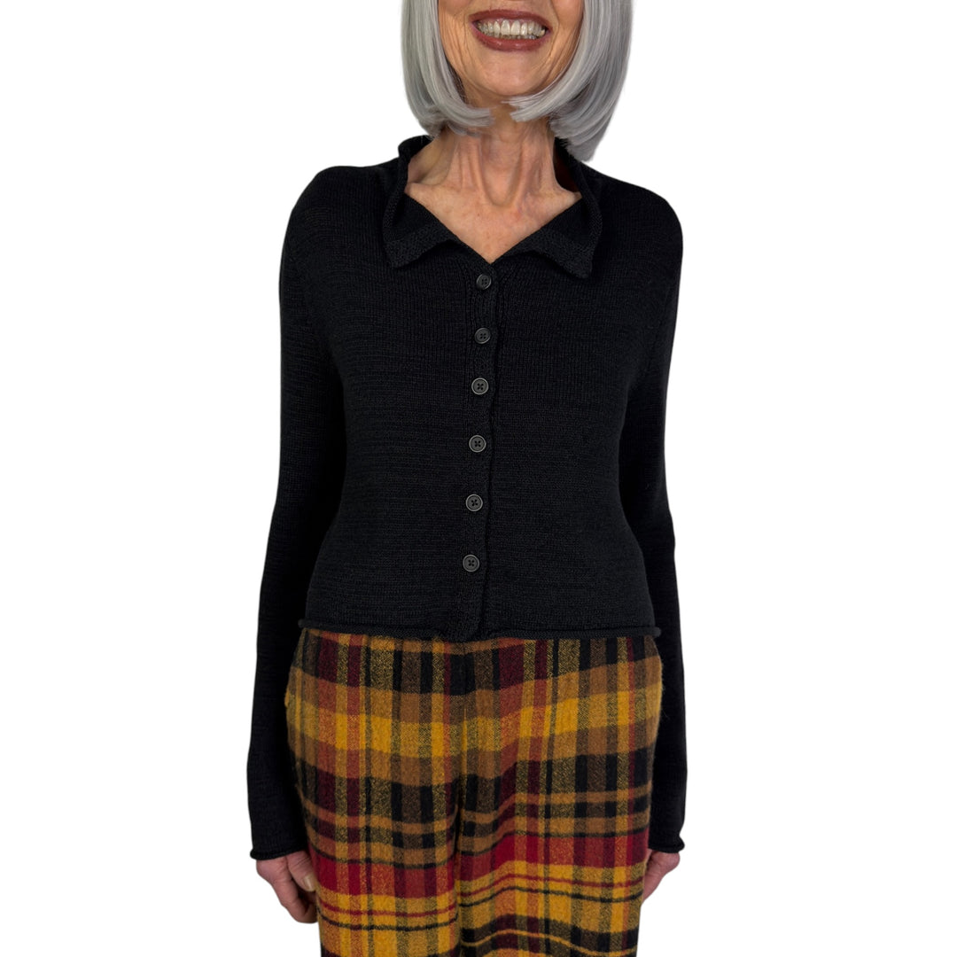SHORT BUTTON CARDIGAN