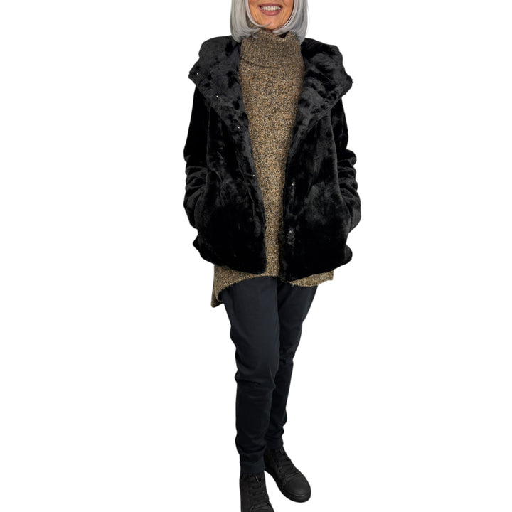 FAUX FUR SHORT JACKET W/HOOD