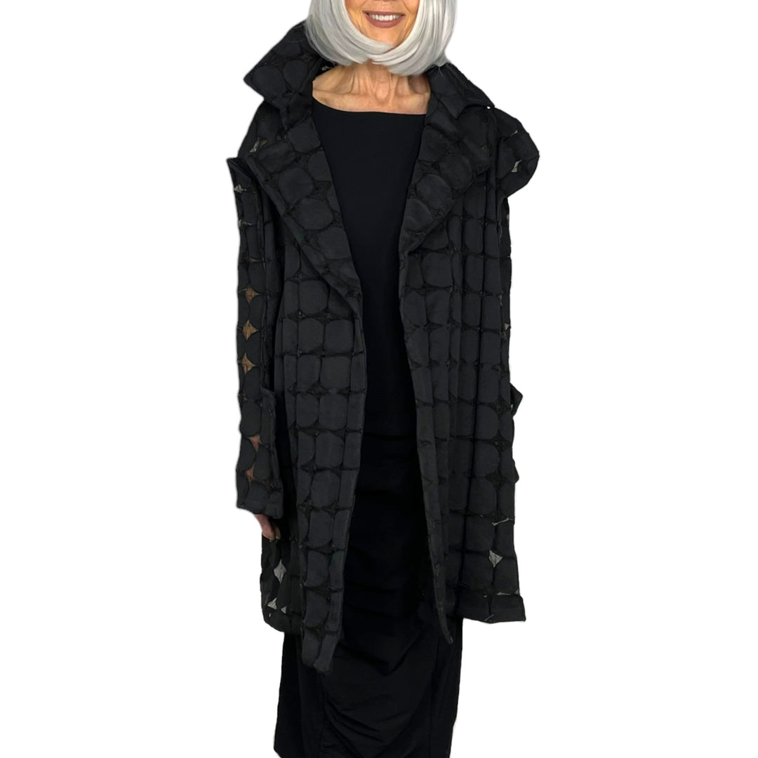 TEXTURED CIRCLES COAT