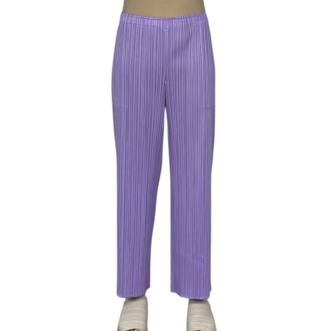 MC : APRIL PANT 
