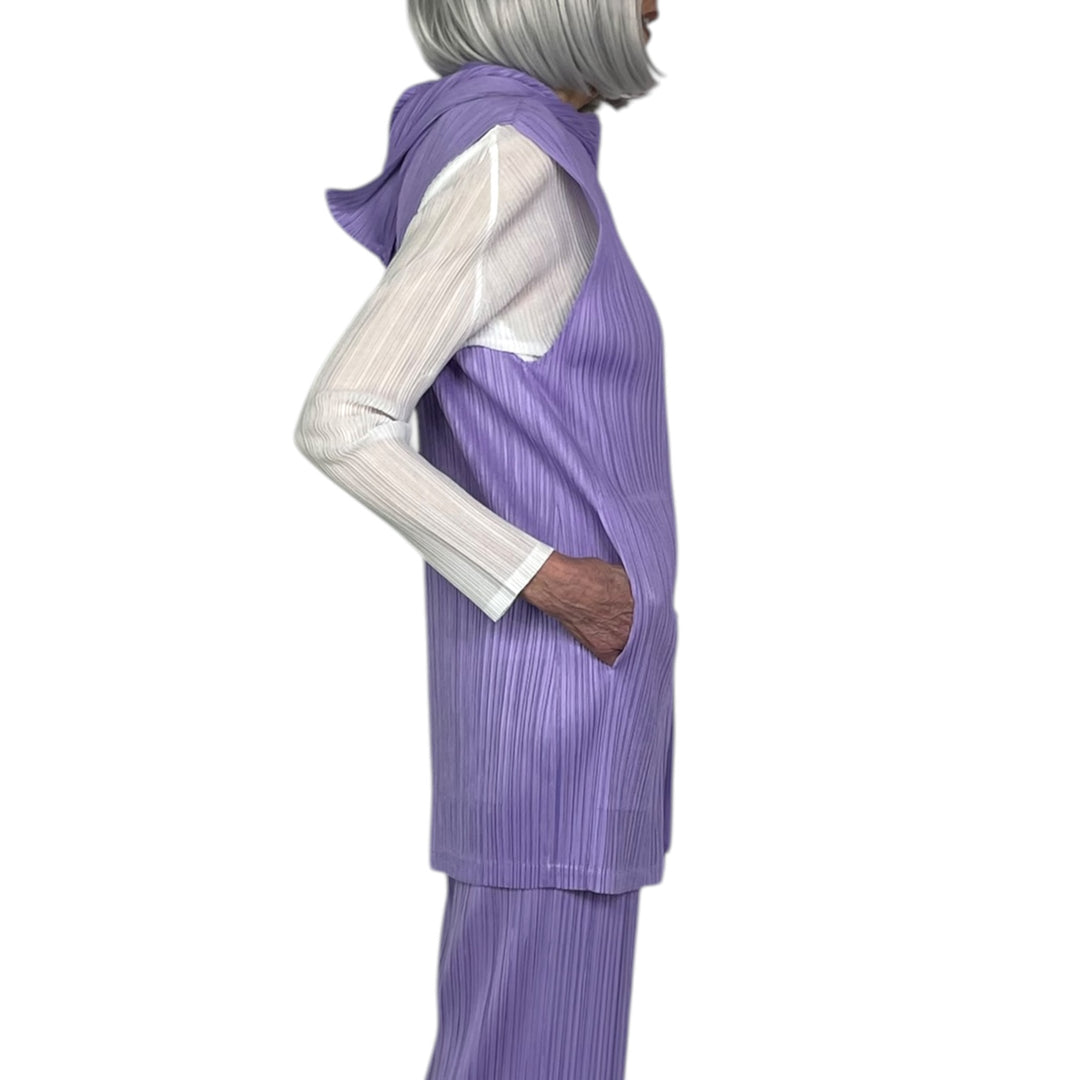 MC : APRIL ZIP FRONT HOODED VEST