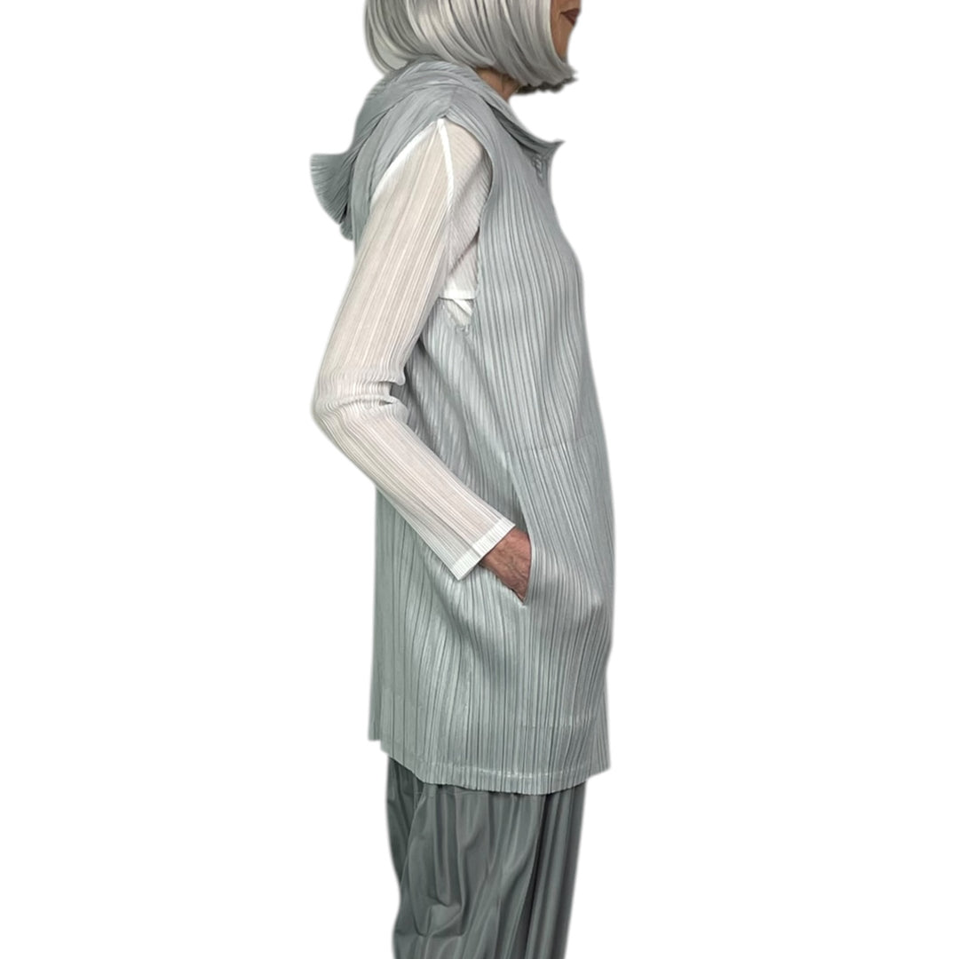 MC : APRIL ZIP FRONT HOODED VEST