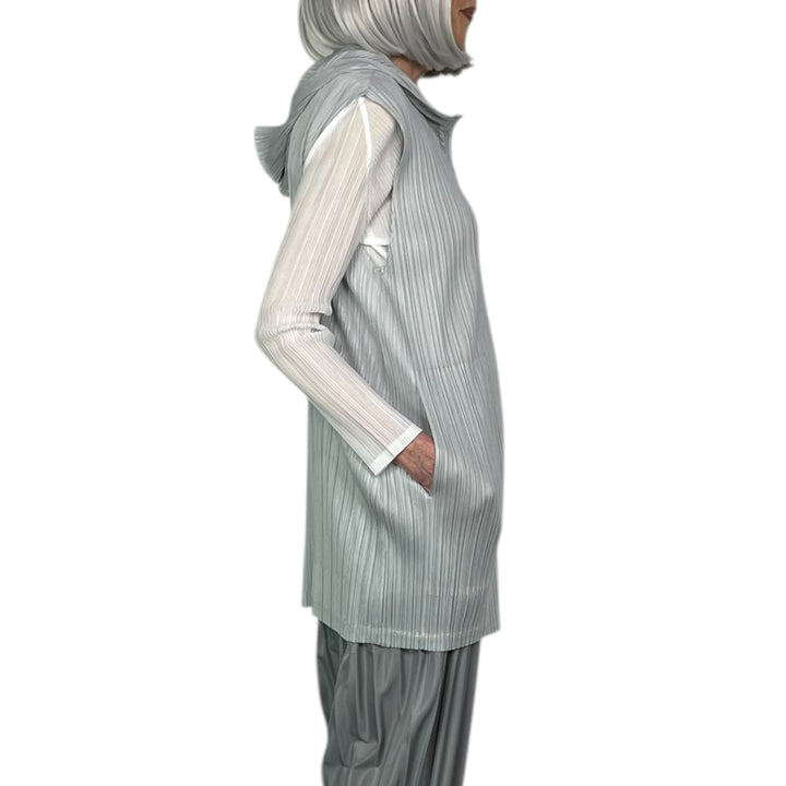 MC : APRIL ZIP FRONT HOODED VEST