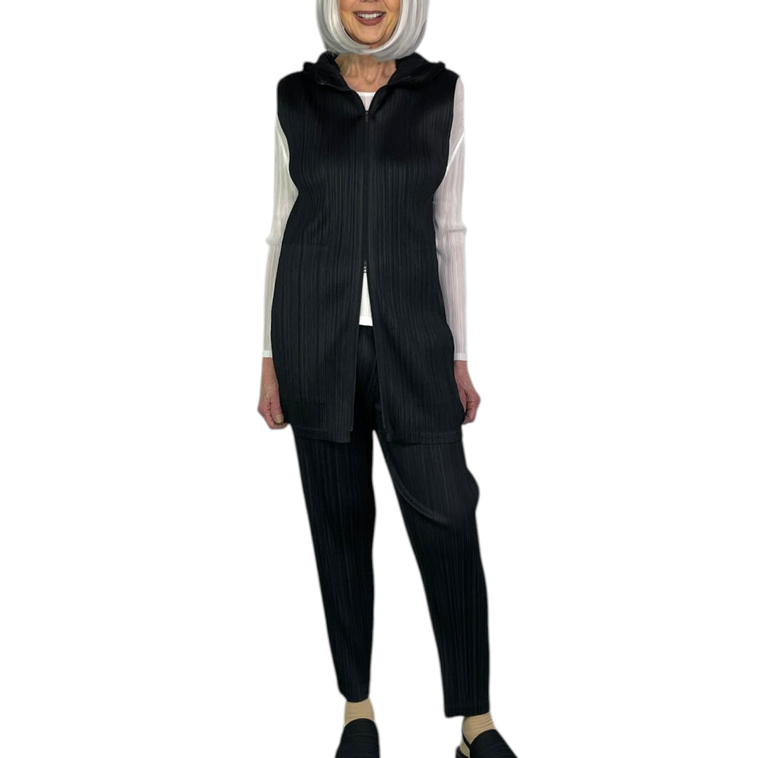 MC : APRIL ZIP FRONT HOODED VEST