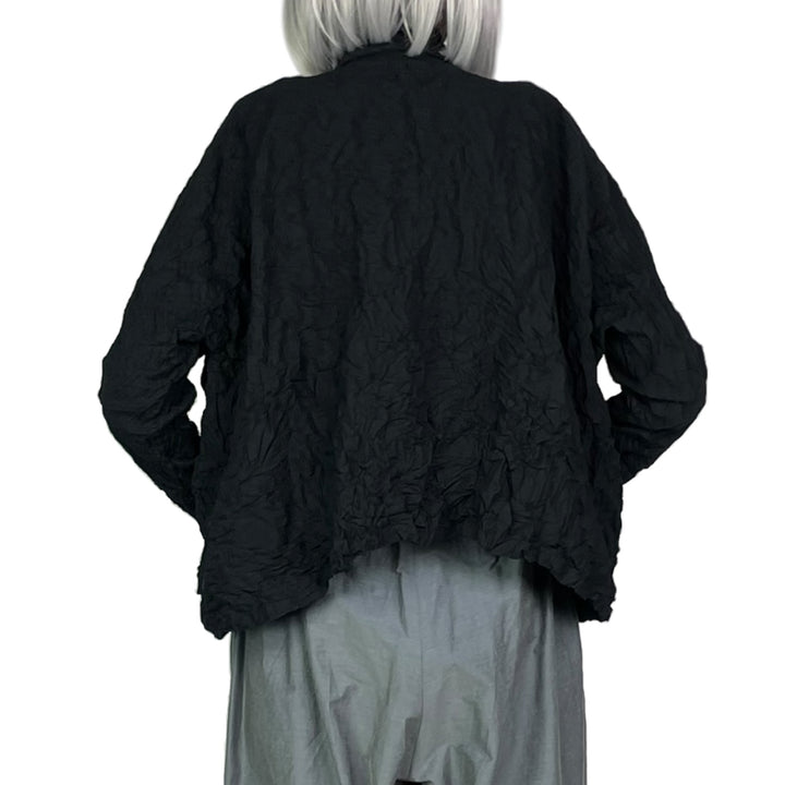 NANACO CRINKLE PLEAT SHORT JACKET