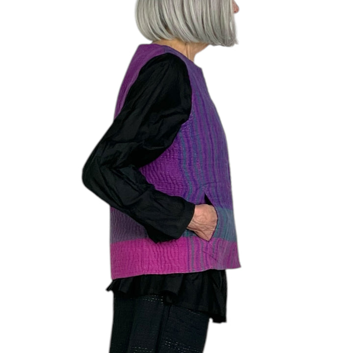 CREW NECK FITTED VEST