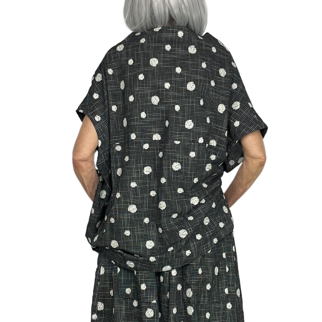 EMBROIDERED DOTS TOP