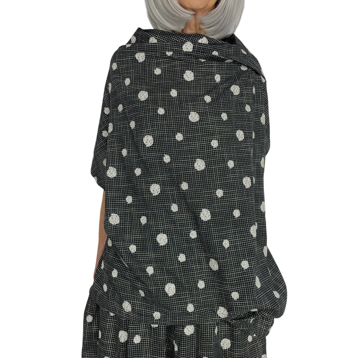 EMBROIDERED DOTS TOP