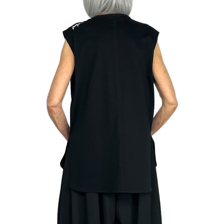 SLEEVELESS CREW NECK T-SHIRT