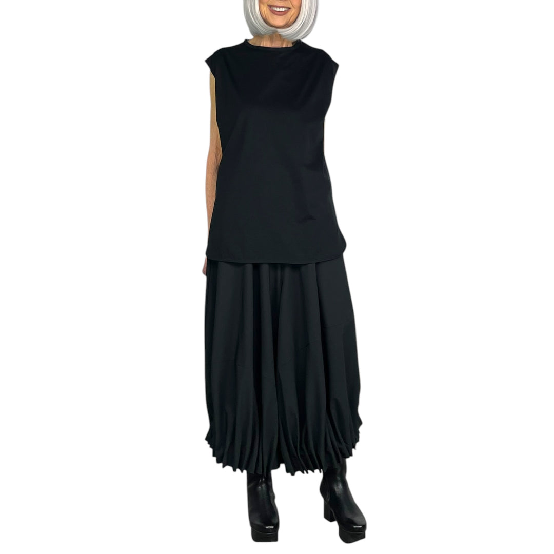 SLEEVELESS CREW NECK T-SHIRT
