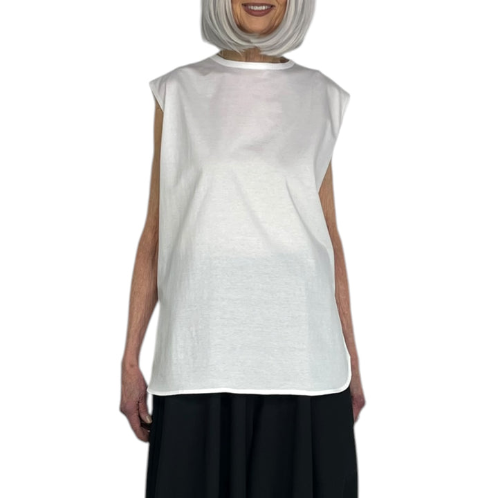 SLEEVELESS CREW NECK T-SHIRT