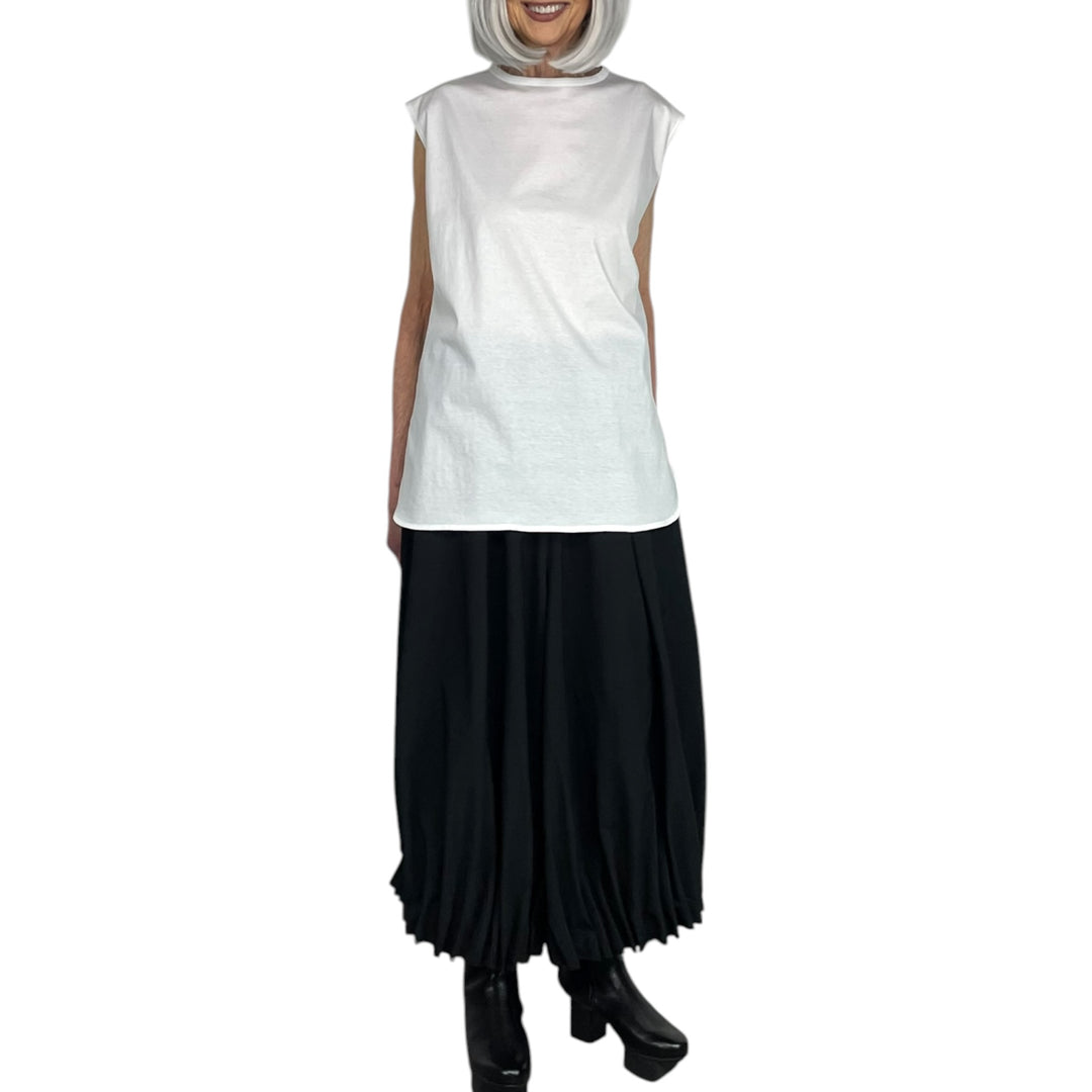 SLEEVELESS CREW NECK T-SHIRT