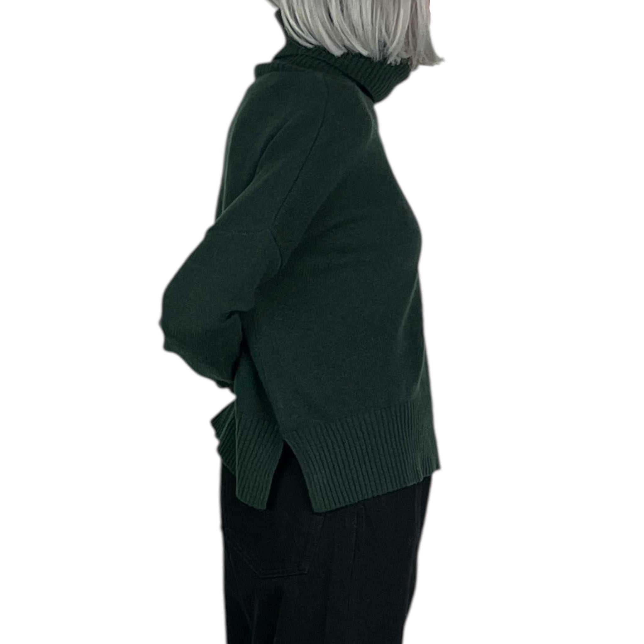 TURTLENECK SWEATER W/THUMB SLITS – MIO
