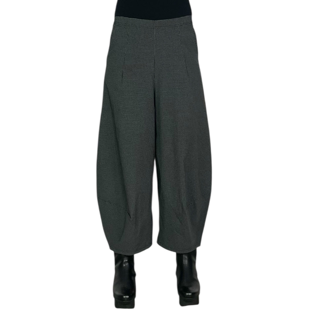 CHECK PRINT CURVED LEG PANT