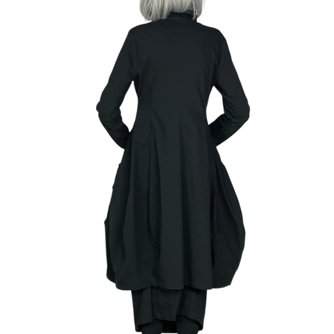 CIRCLE POCKETS SHAPED COAT