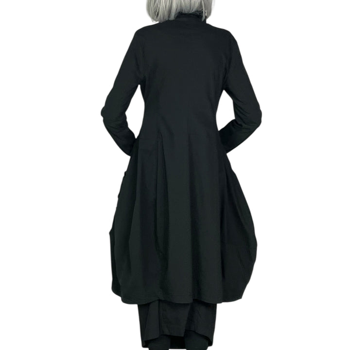 CIRCLE POCKETS SHAPED COAT