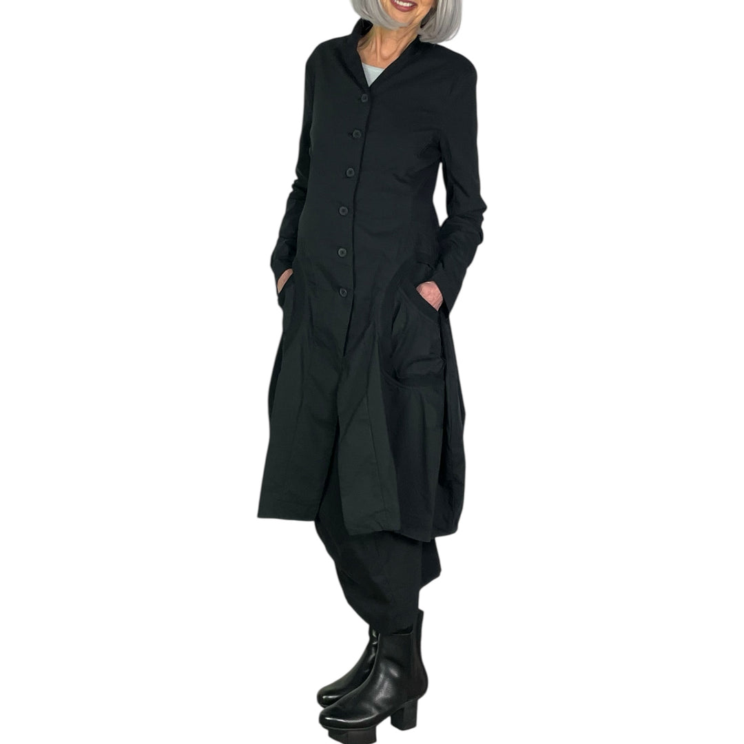 CIRCLE POCKETS SHAPED COAT