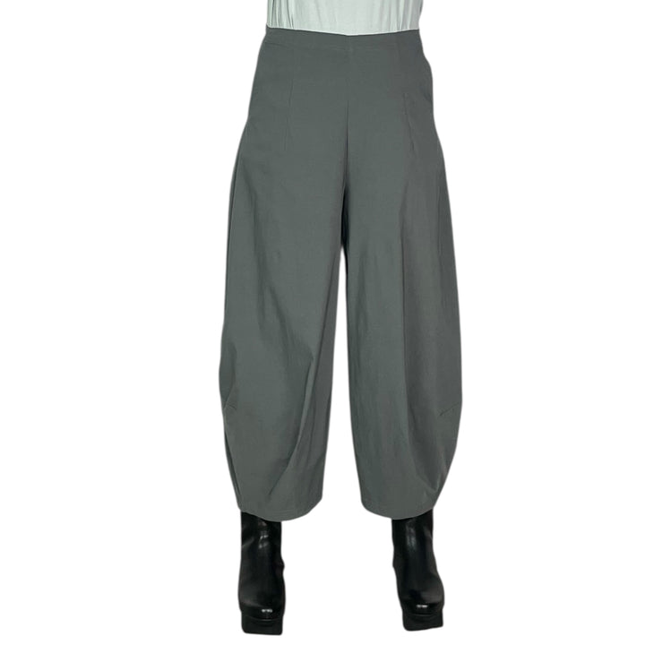 CURVED LEG PANT