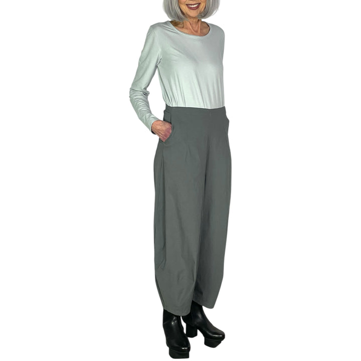 CURVED LEG PANT