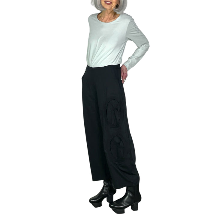 CIRCLE POCKET CURVED LEG PANT