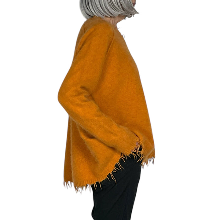 FRINGED EDGE CREWNECK SWEATER