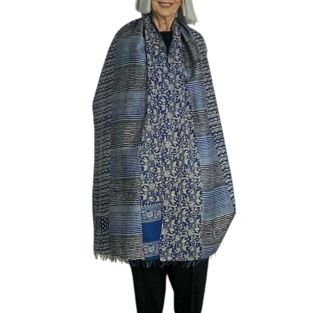 VINTAGE SILK SCARF STANDARD