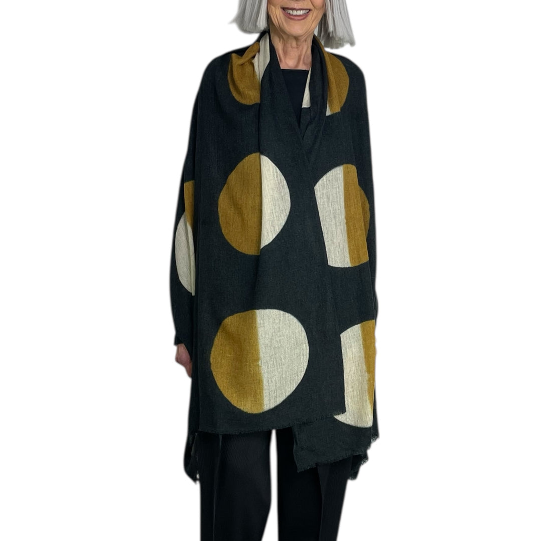 PARADE MERINO SHADED DISC SCARF