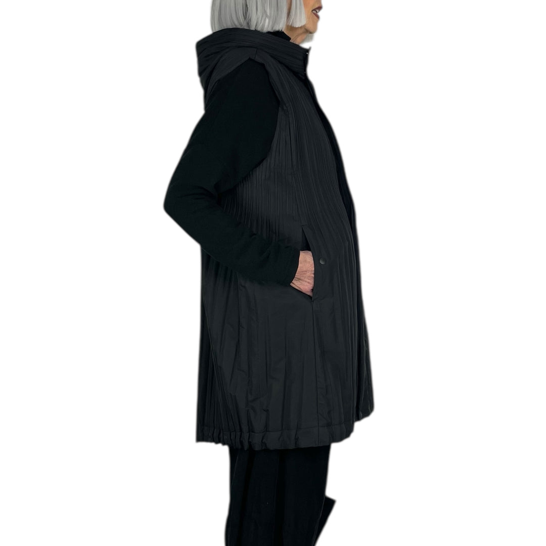 PADDED PLEATS VEST