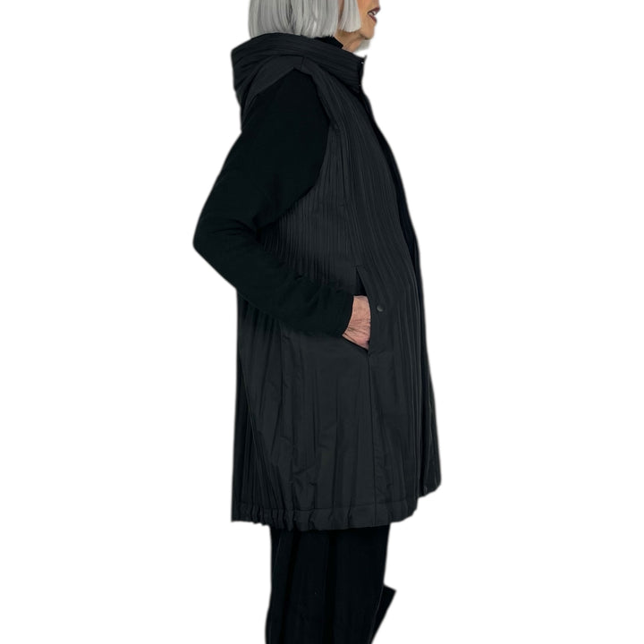 PADDED PLEATS VEST
